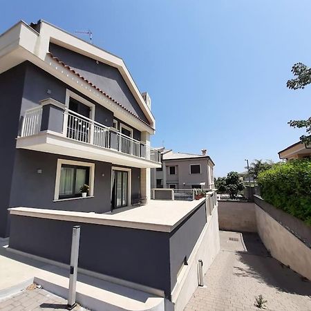 Belfrontizio Apartment Ачиреале Экстерьер фото